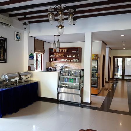 Av Hotel Vientiane Esterno foto