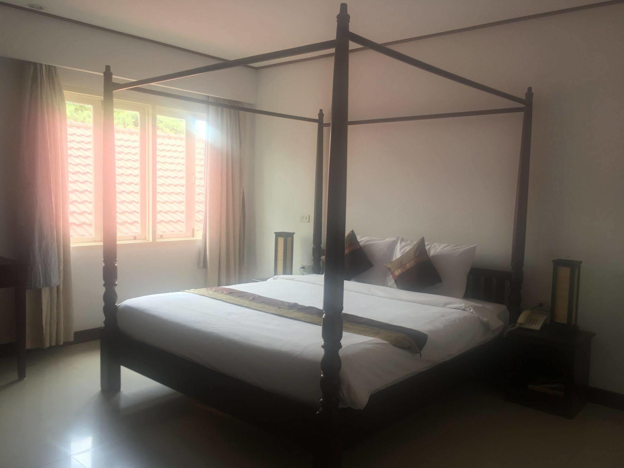 Av Hotel Vientiane Esterno foto