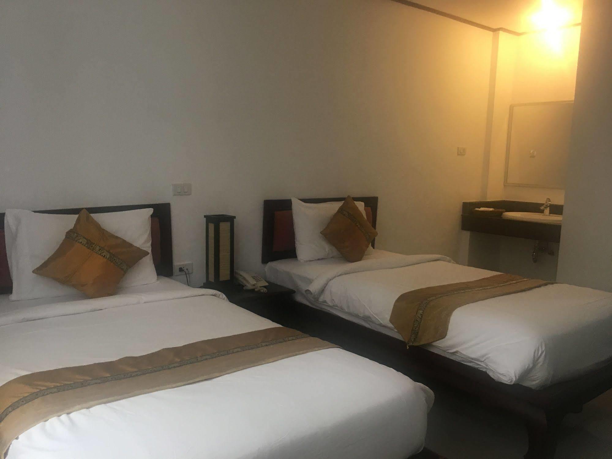 Av Hotel Vientiane Esterno foto