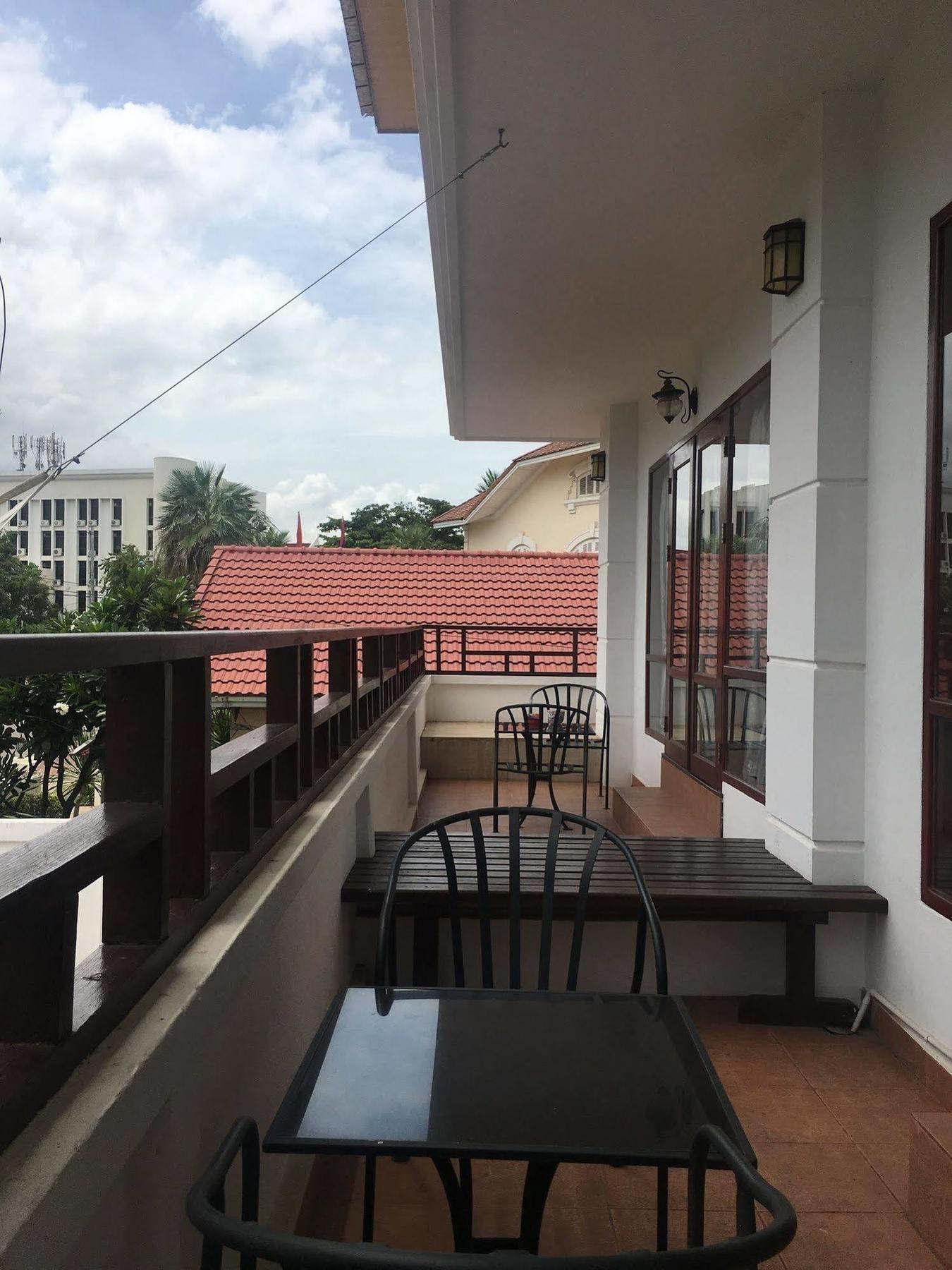 Av Hotel Vientiane Esterno foto